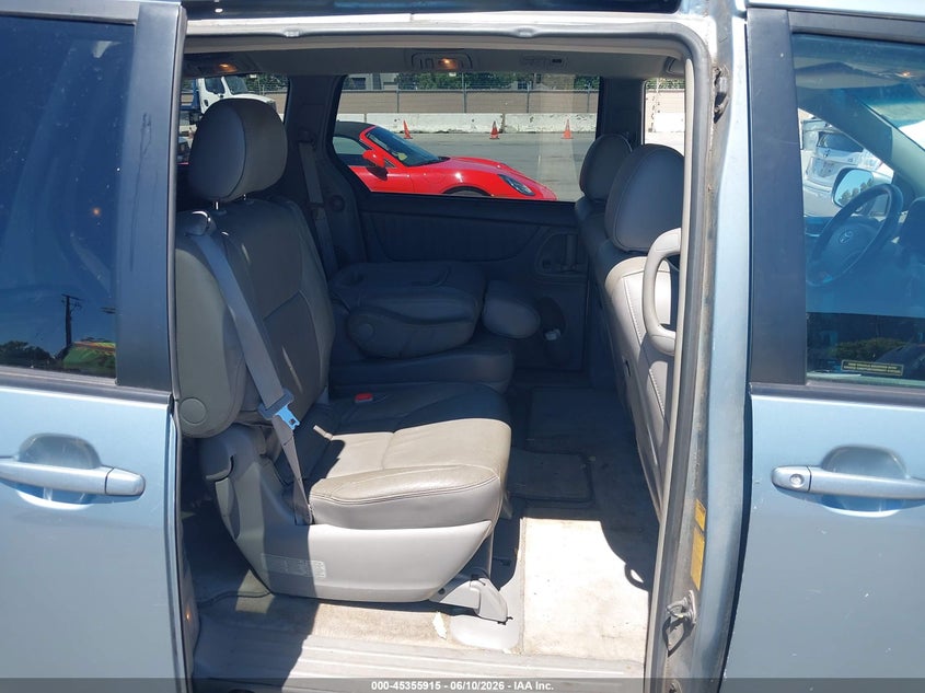 2008 Toyota Sienna VIN 5TDZK22C88S200010 IAAI salvage auction — RIGHT FRONT, Clear - Dealer Only (California), sold $1,275 on 2026-07-20 (photo 8)