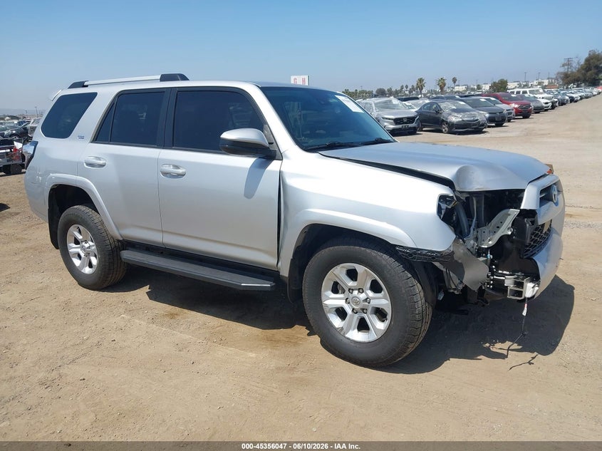 2022 Toyota 4runner VIN JTEEU5JR2N5264153 IAAI salvage auction — RIGHT FRONT, Salvage Title, sold $11,000 on 2026-07-10 (photo 1)