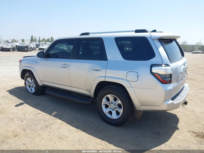 2022 Toyota 4runner VIN JTEEU5JR2N5264153 IAAI salvage auction — RIGHT FRONT, Salvage Title, sold $11,000 on 2026-07-10 (photo 3)