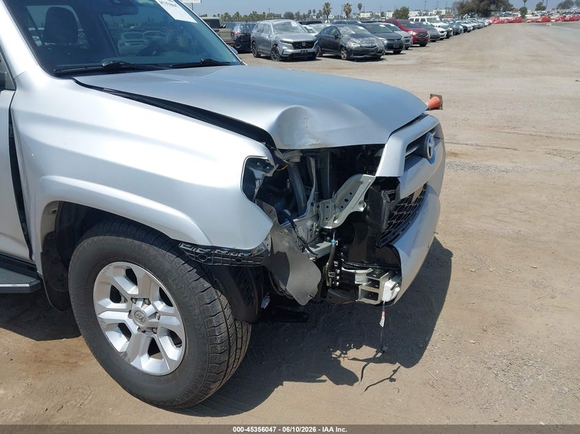 2022 Toyota 4runner VIN JTEEU5JR2N5264153 IAAI salvage auction — RIGHT FRONT, Salvage Title, sold $11,000 on 2026-07-10 (photo 6)
