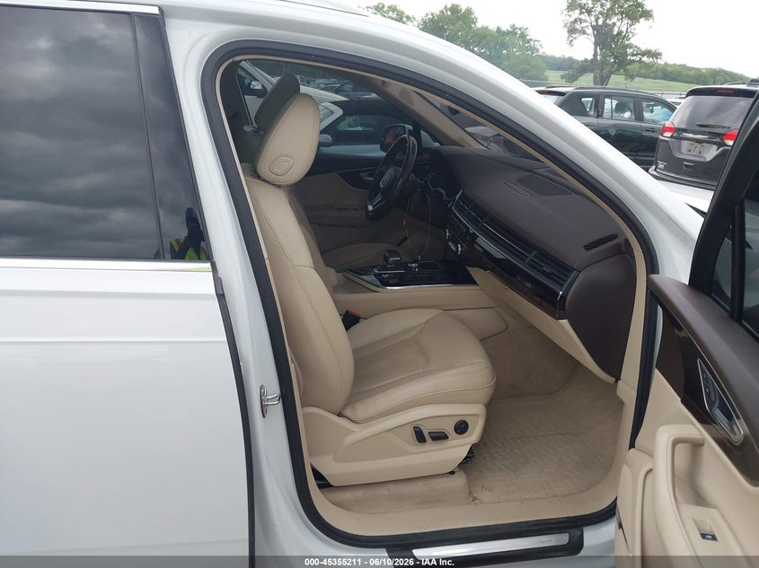 2018 Audi Q7 VIN WA1VAAF78JD037878 IAAI salvage auction — RIGHT FRONT, Salvage Title, sold $50 on 2026-07-29 (photo 5)