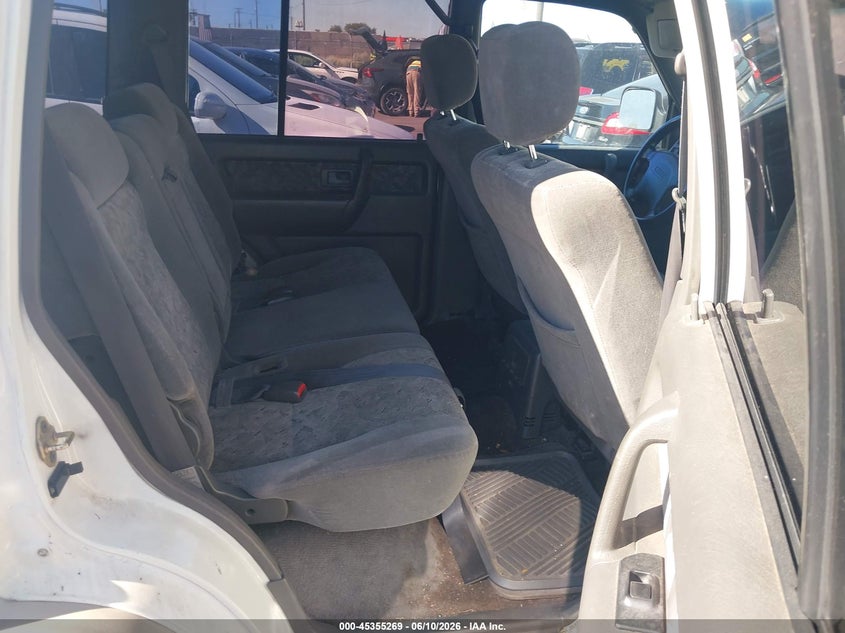 2000 Isuzu Trooper VIN JACDJ58X5Y7J01954 IAAI salvage auction — NORMAL WEAR, Clear (Utah), sold $400 on 2026-07-09 (photo 8)