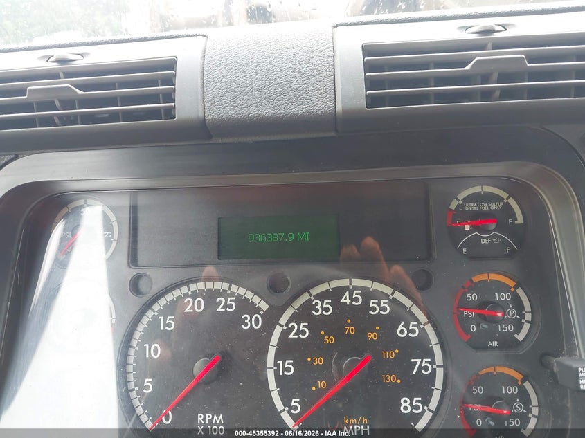 2017 Freightliner Cascadia 125 VIN 1FUJGEBGXHLHX7265 IAAI salvage auction — REPOSSESSION, Clear (Georgia), sold $7,050 on 2026-07-15 (photo 5)