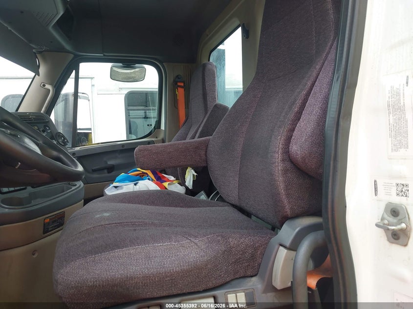2017 Freightliner Cascadia 125 VIN 1FUJGEBGXHLHX7265 IAAI salvage auction — REPOSSESSION, Clear (Georgia), sold $7,050 on 2026-07-15 (photo 7)