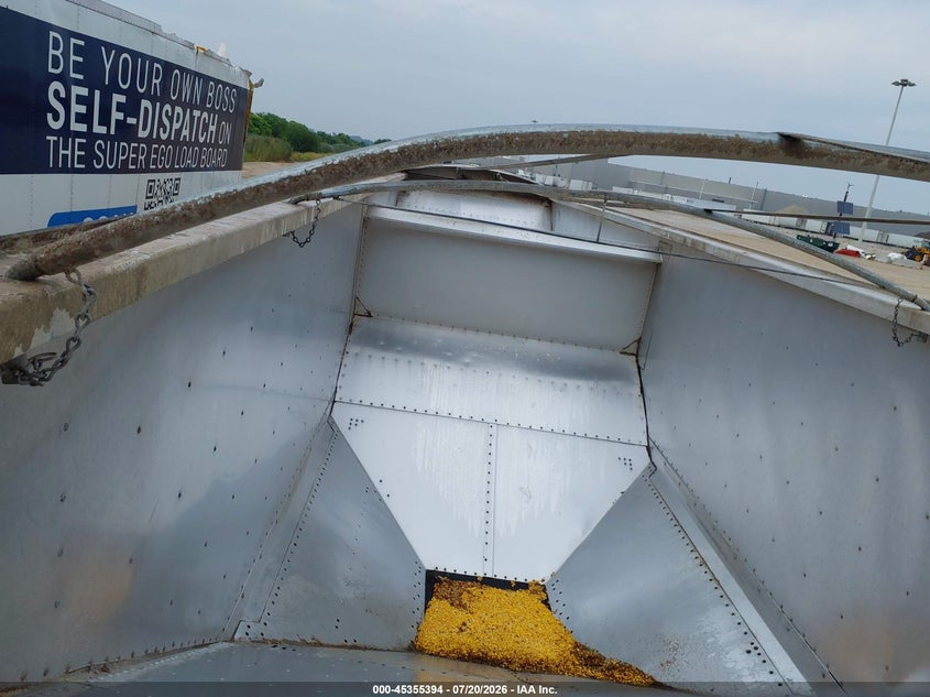 2019 Timpte Grain trailer VIN 1TDH40021KB162753 IAAI salvage auction — SIDE, Wait Title, sold $2,850 on 2026-09-23 (photo 5)