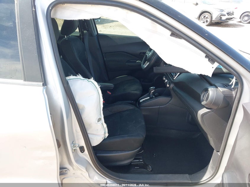 2020 Nissan Kicks VIN 3N1CP5BV4LL563240 IAAI salvage auction — SIDE, Salvage Title, sold $2,550 on 2026-08-02 (photo 5)