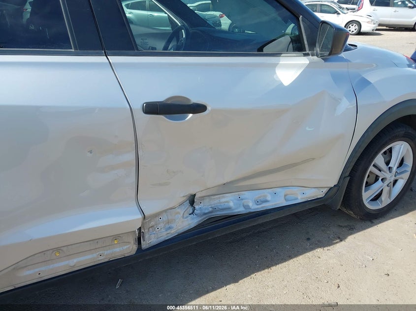 2020 Nissan Kicks VIN 3N1CP5BV4LL563240 IAAI salvage auction — SIDE, Salvage Title, sold $2,550 on 2026-08-02 (photo 6)