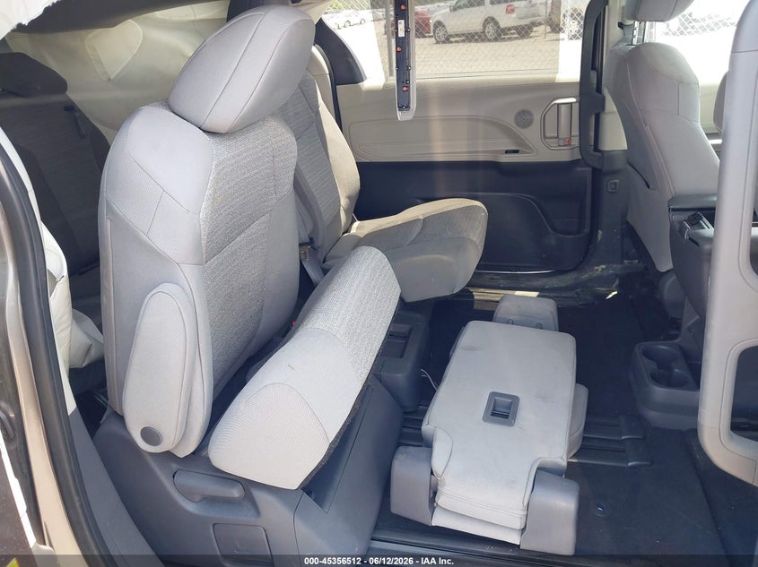 2021 Toyota Sienna VIN 5TDBSKFC6MS020496 IAAI salvage auction — FRONT END, Salvage (North Carolina), sold $8,075 on 2026-07-24 (photo 8)