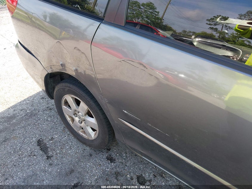 2004 Toyota Sienna VIN 5TDZA23CX4S022631 IAAI salvage auction — REAR END, Clear (Florida), sold $900 on 2026-07-07 (photo 6)