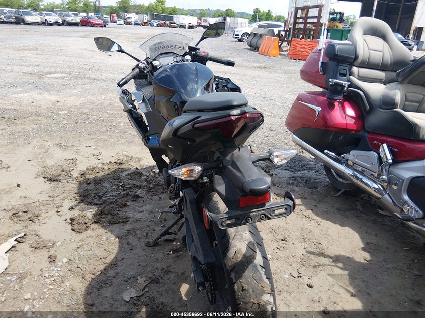 2025 Kawasaki VIN ML5EXGG14SDA71803 IAAI salvage auction — LEFT & RIGHT, Salvage (Pennsylvania), sold $1,650 on 2026-07-08 (photo 6)
