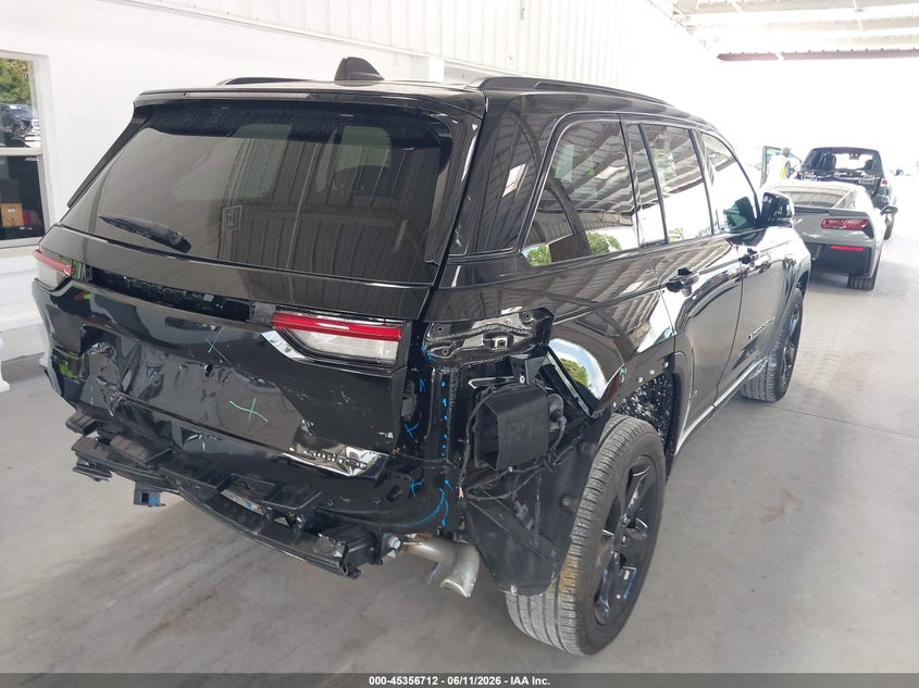 2025 Jeep Grand cherokee VIN 1C4RJHBG5SC285499 IAAI salvage auction — REAR END, Rebuildable (Florida), sold $15,200 on 2026-07-29 (photo 4)