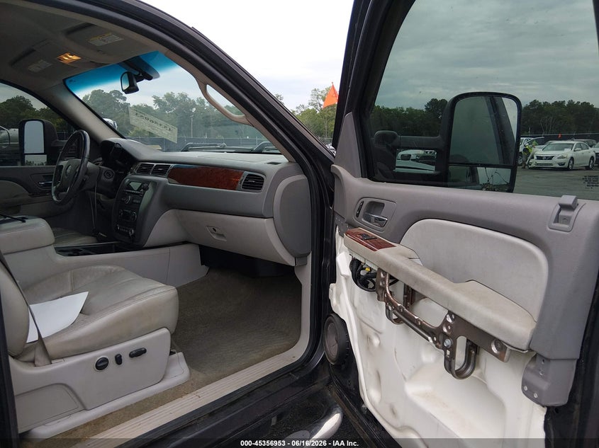 2011 Gmc SIERRA VIN 1GT121C81BF152813 IAAI salvage auction — FRONT END, Salvage (South Carolina), sold $6,000 on 2026-07-18 (photo 5)