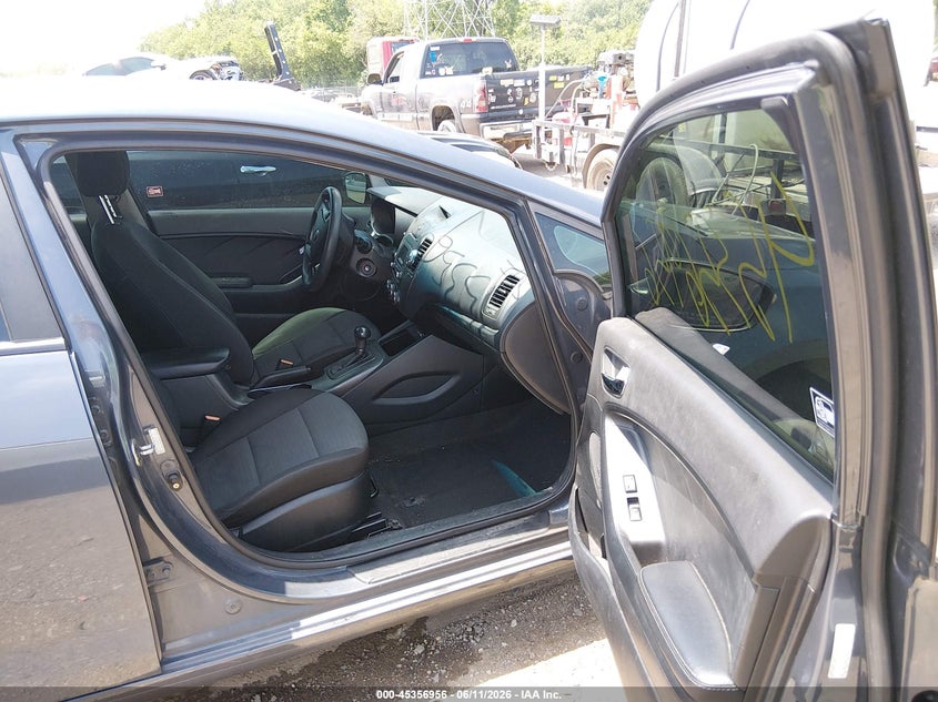 2015 Kia Forte VIN KNAFX4A64F5435063 IAAI salvage auction — FRONT END, Clear (Indiana), sold $400 on 2026-07-18 (photo 5)