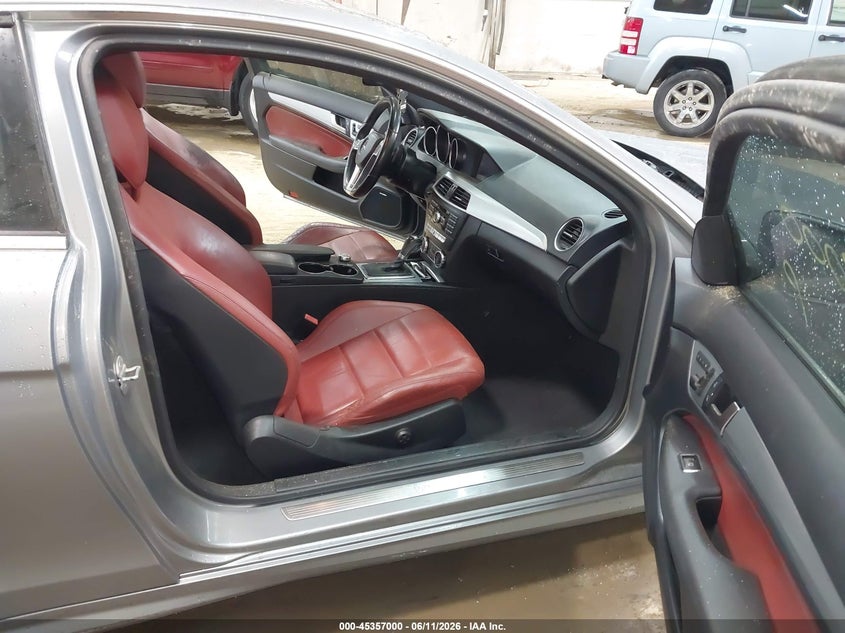 2012 Mercedes-benz VIN WDDGJ4HB9CF826751 IAAI salvage auction — LEFT FRONT, Salvage (Pennsylvania), sold $1,250 on 2026-07-16 (photo 5)