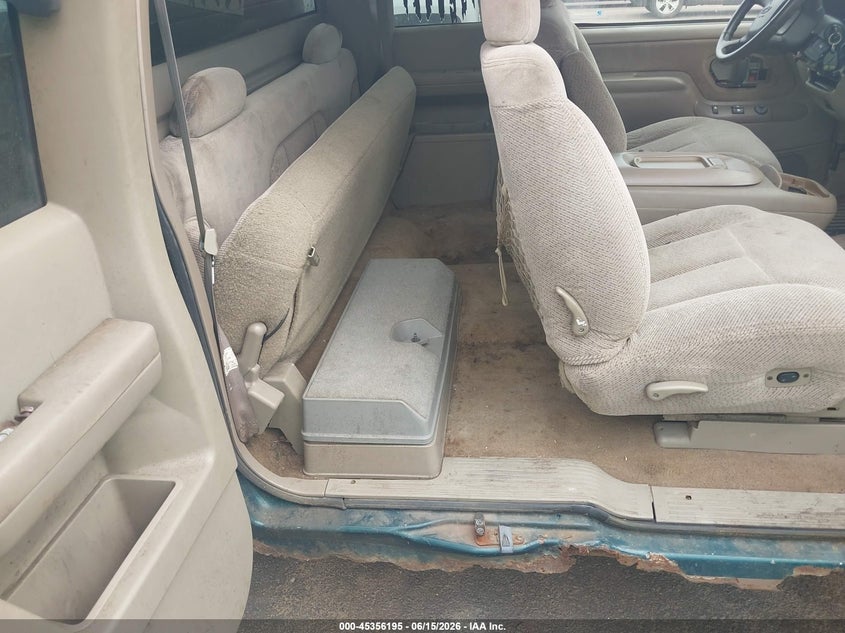 1998 Chevrolet C/k 1500 VIN 1GCEK19R8WR135853 IAAI salvage auction — NORMAL WEAR, Clear (Mississippi), sold $425 on 2026-07-16 (photo 8)