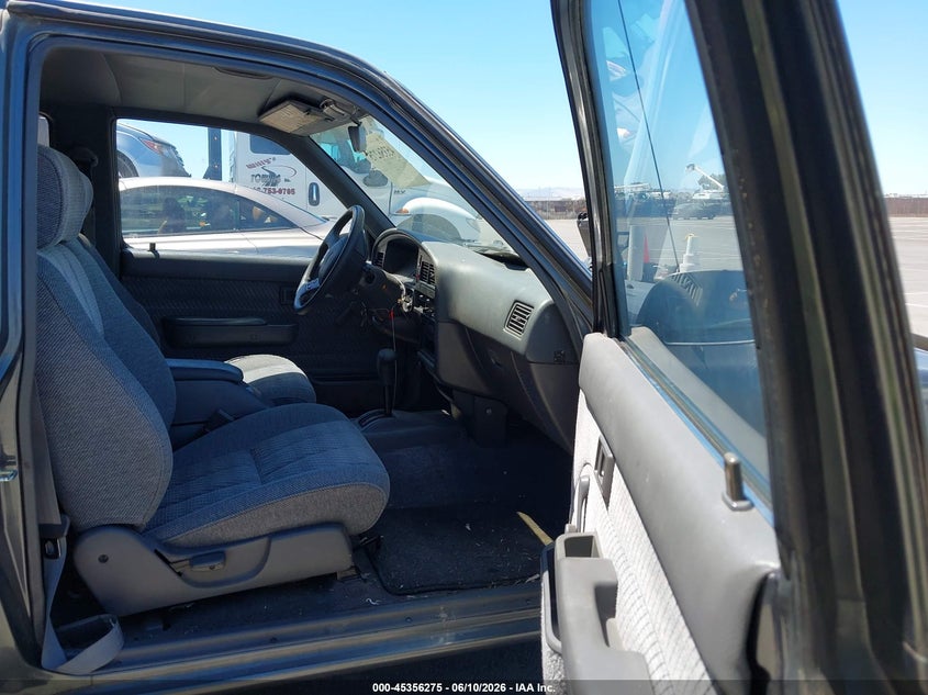 1993 Toyota Pickup VIN JT4VN93G7P5037533 IAAI salvage auction — NORMAL WEAR, Clear - Dealer Only (California), sold $1,800 on 2026-07-28 (photo 5)