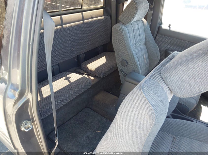 1993 Toyota Pickup VIN JT4VN93G7P5037533 IAAI salvage auction — NORMAL WEAR, Clear - Dealer Only (California), sold $1,800 on 2026-07-28 (photo 8)