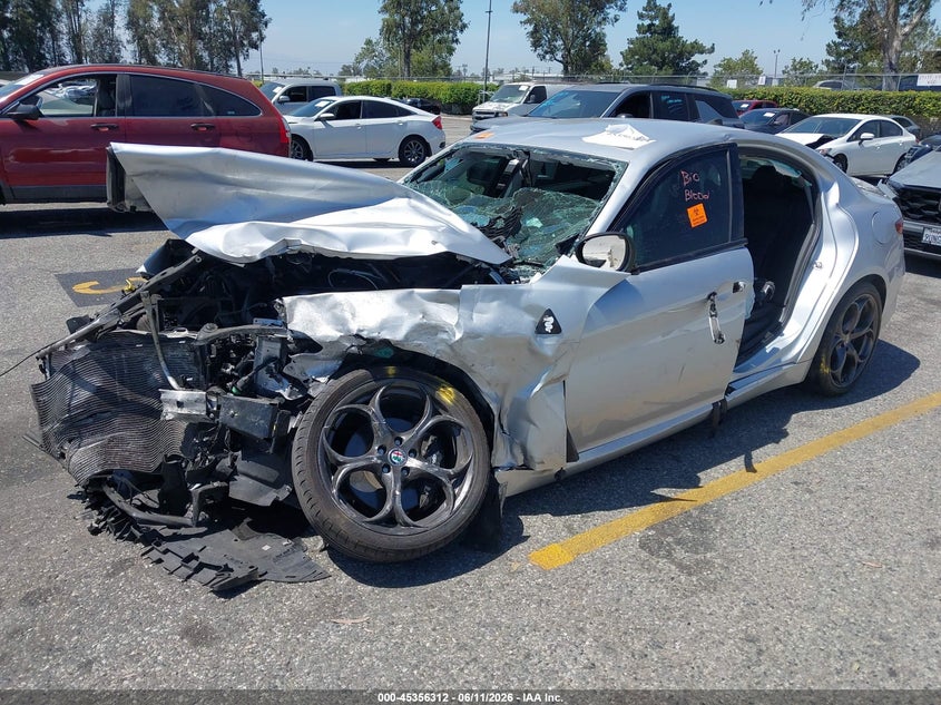 2018 Alfa romeo Giulia VIN ZARFAECN9J7582951 IAAI salvage auction — ALL OVER, Non-Repairable (California), sold $225 on 2026-08-11 (photo 2)