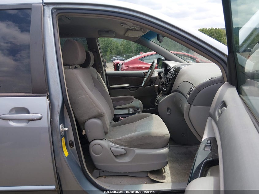 2004 Toyota Sienna VIN 5TDZA23C34S115216 IAAI salvage auction — NORMAL WEAR, Clear (New Jersey), sold $950 on 2026-07-09 (photo 5)