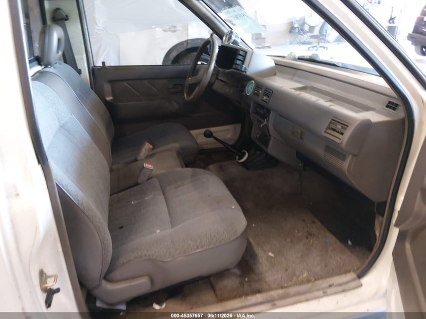 1995 Isuzu Conventional VIN JAACL11L8S7212973 IAAI salvage auction — FRONT END, Clear (Tennessee), sold $400 on 2026-07-29 (photo 5)