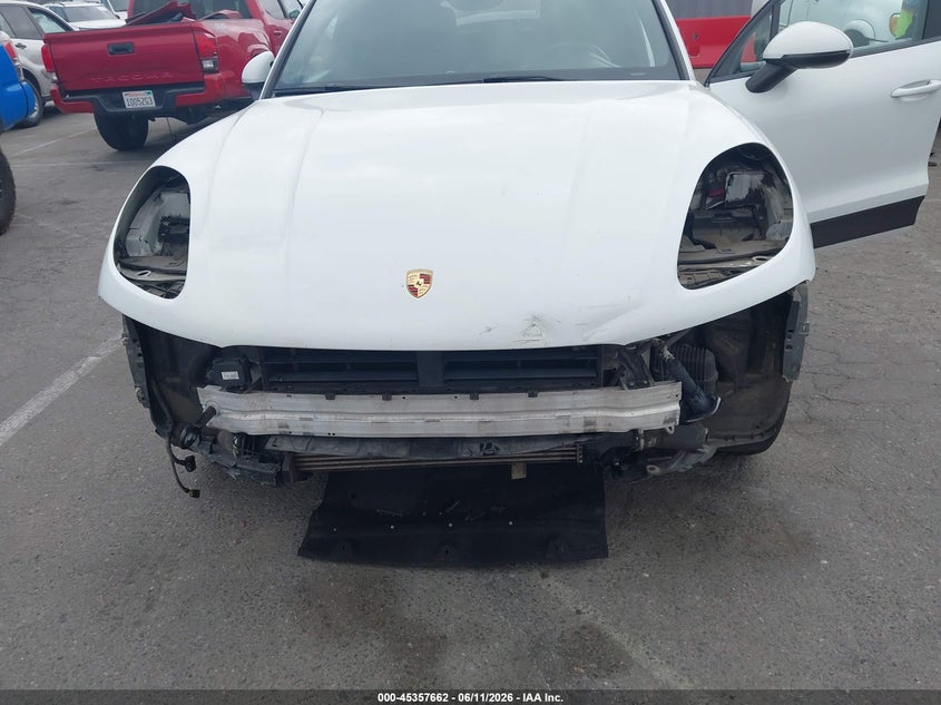 2018 Porsche Macan VIN WP1AA2A55JLB11018 IAAI salvage auction — FRONT END, Clear (Arizona), sold $7,025 on 2026-07-09 (photo 6)