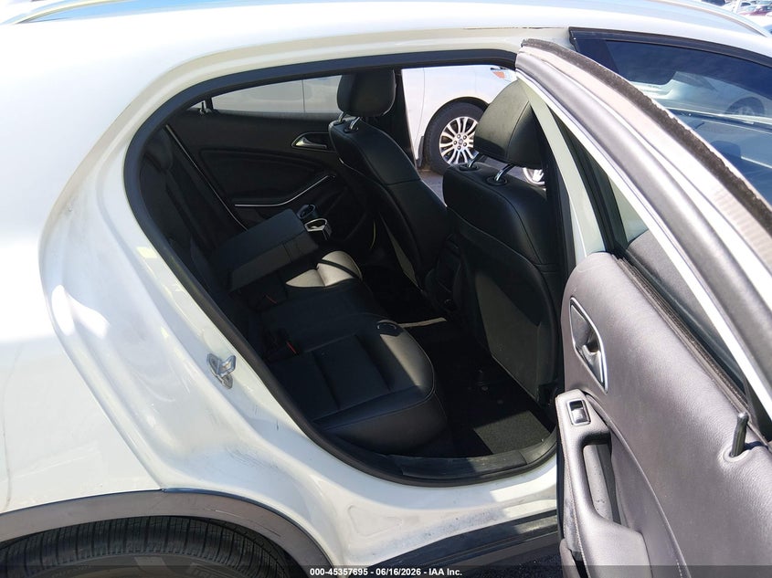 2015 Mercedes-benz Gla-klasse VIN WDCTG4EB5FJ182060 IAAI salvage auction — LEFT SIDE, Clear (Tennessee), sold $3,900 on 2026-07-28 (photo 8)