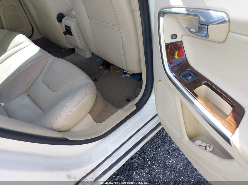 2013 Volvo S60 VIN YV1612FSXD2187621 IAAI salvage auction — UNDERCARRIAGE, Salvage Title, sold $475 on 2026-07-20 (photo 8)