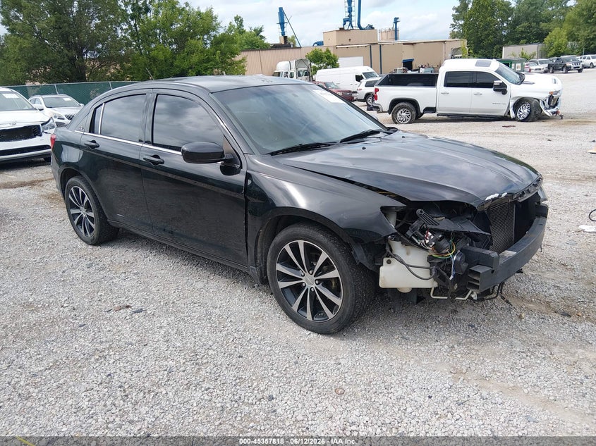2013 Chrysler 200 VIN 1C3CCBBB6DN600453 IAAI salvage auction — FRONT END, Salvage Title, sold $300 on 2026-09-02 (photo 1)
