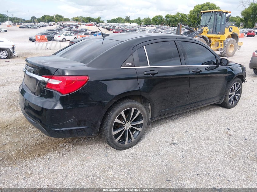 2013 Chrysler 200 VIN 1C3CCBBB6DN600453 IAAI salvage auction — FRONT END, Salvage Title, sold $300 on 2026-09-02 (photo 4)
