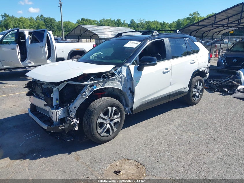 2024 Toyota Rav 4 VIN JTMEB3FV9RD216150 IAAI salvage auction — FRONT & REAR, Salvage Title, sold $13,800 on 2026-07-30 (photo 2)