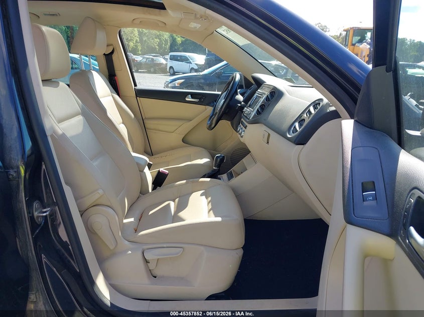 2013 Volkswagen Tiguan VIN WVGBV7AXXDW519876 IAAI salvage auction — NORMAL WEAR, Clear (Virginia), sold $300 on 2026-07-28 (photo 5)