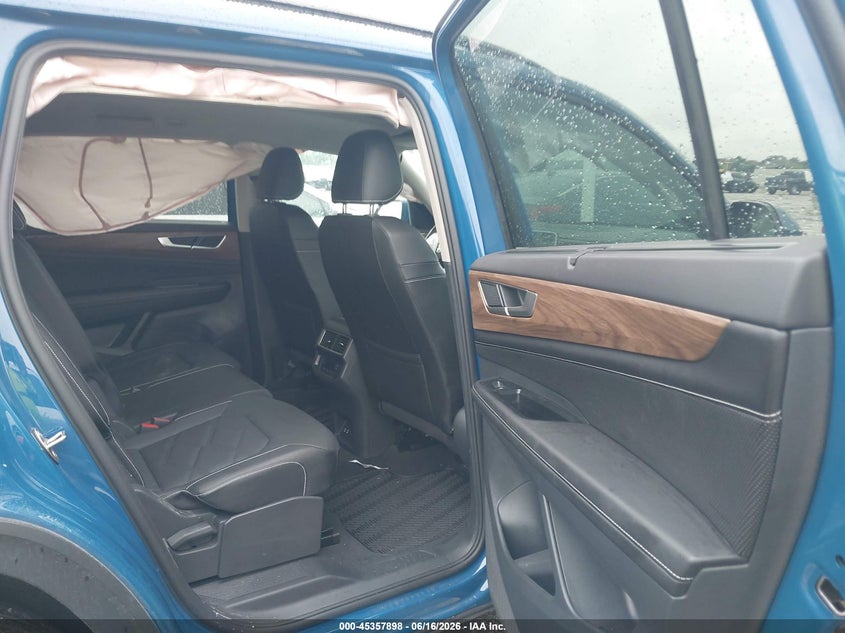 2025 Volkswagen Atlas VIN 1V2JR2CA4SC520924 IAAI salvage auction — LEFT FRONT, Salvage Title, sold $8,600 on 2026-07-24 (photo 8)