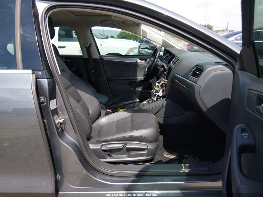 2015 Volkswagen Jetta VIN 3VWD07AJ3FM329473 IAAI salvage auction — LEFT SIDE, Salvage (Kansas), sold $2,950 on 2026-07-10 (photo 5)