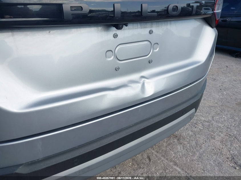 2025 Honda Pilot VIN 5FNYG2H4XSB018849 IAAI salvage auction — LEFT SIDE, Rebuildable (Florida), sold $12,500 on 2026-07-30 (photo 6)
