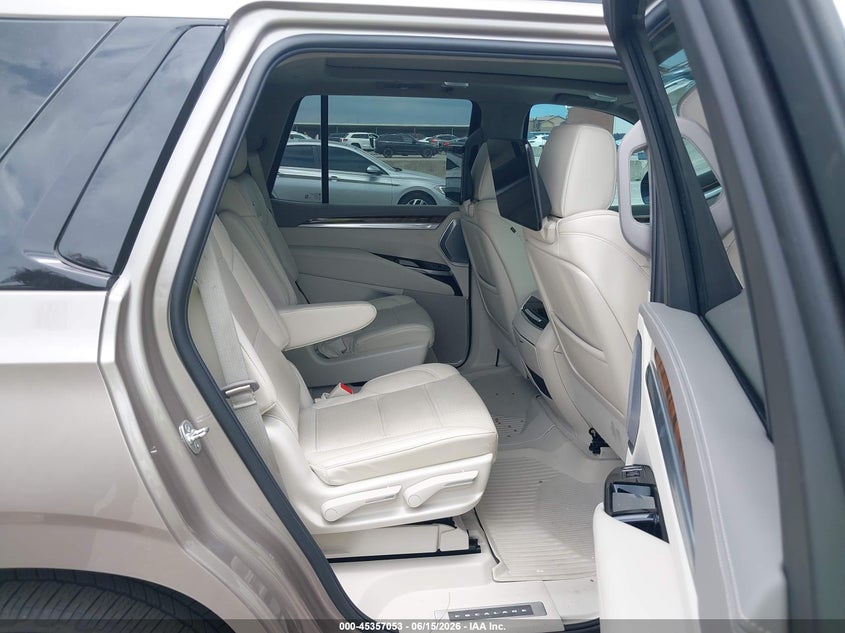 2025 Cadillac Escalade VIN 1GYS9GRL9SR123406 IAAI salvage auction — SIDE, Salvage Title, sold $42,250 on 2026-07-29 (photo 8)