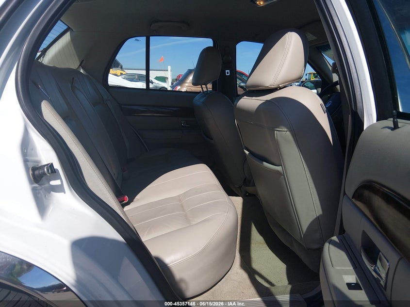 2009 Mercury Grand marquis VIN 2MEHM75V79X608552 IAAI salvage auction — SIDE, Salvage (South Carolina), sold $825 on 2026-07-19 (photo 8)