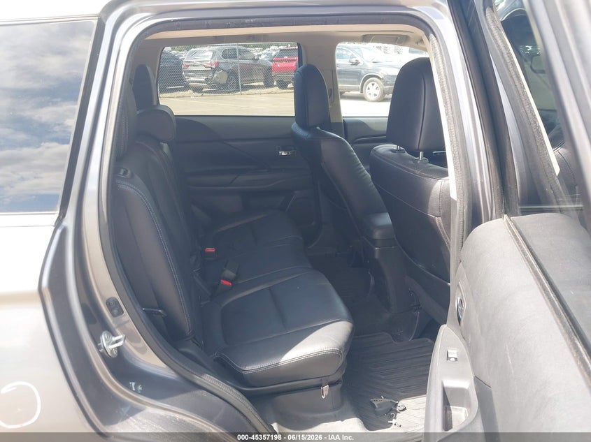 2018 Mitsubishi Outlander VIN JA4AZ3A33JJ004568 IAAI salvage auction — FRONT END, Salvage Title, sold $3,300 on 2026-07-30 (photo 8)