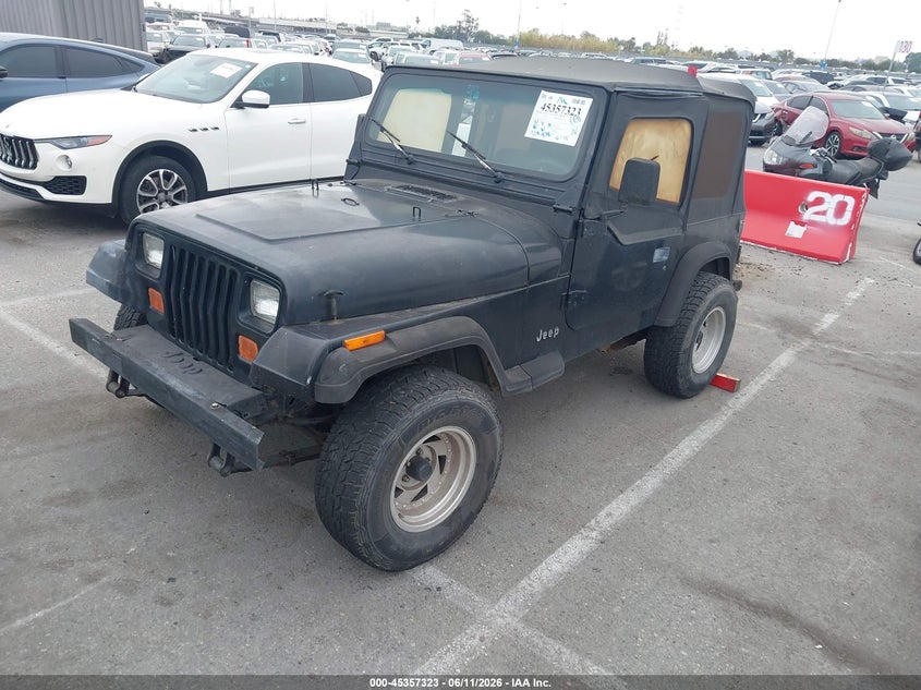 1992 Jeep Wrangler / VIN 2J4FY19PXNJ530295 IAAI salvage auction — NORMAL WEAR, Clear - Dealer Only (California), sold $600 on 2026-07-09 (photo 2)