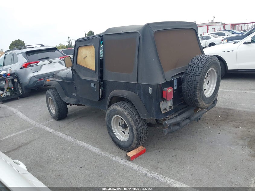 1992 Jeep Wrangler / VIN 2J4FY19PXNJ530295 IAAI salvage auction — NORMAL WEAR, Clear - Dealer Only (California), sold $600 on 2026-07-09 (photo 3)