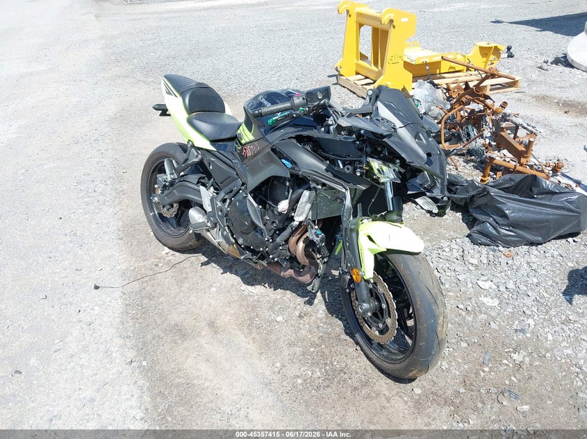 2026 Kawasaki Ninja VIN ML5EXEP17TDAG7942 IAAI salvage auction — FRONT END, Mv-907A (New York), sold $1,200 on 2026-07-09 (photo 1)