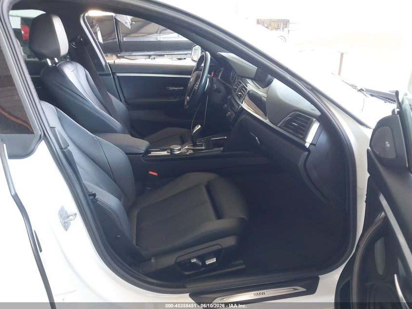 2019 BMW 4er VIN WBA4J1C52KBM16096 IAAI salvage auction — SIDE, Salvage Title, sold $8,700 on 2026-08-19 (photo 5)