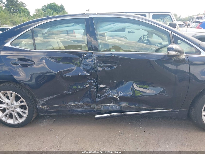 2010 Lexus Hs VIN JTHBB1BA0A2009302 IAAI salvage auction — SIDE, Salvage (Massachusetts), sold $475 on 2026-07-10 (photo 6)