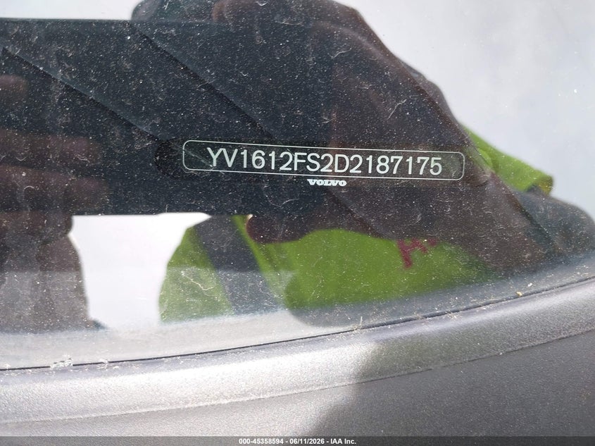 2013 Volvo S60 VIN YV1612FS2D2187175 IAAI salvage auction — LEFT SIDE, Salvage (Idaho), sold $1,300 on 2026-07-15 (photo 9)