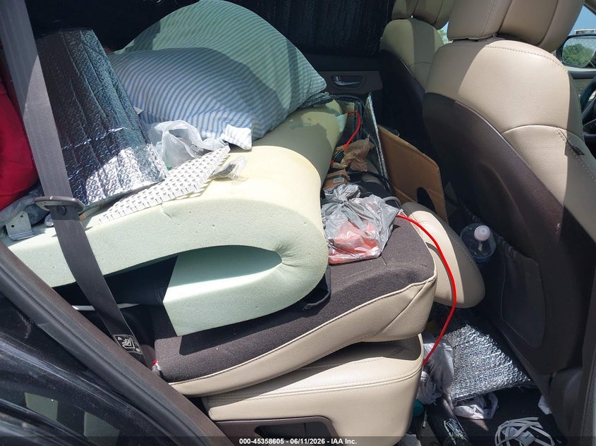 2016 Hyundai Santa fe VIN 5XYZU3LB2GG306289 IAAI salvage auction — NORMAL WEAR, Salvage Title, sold $1,800 on 2026-07-27 (photo 8)