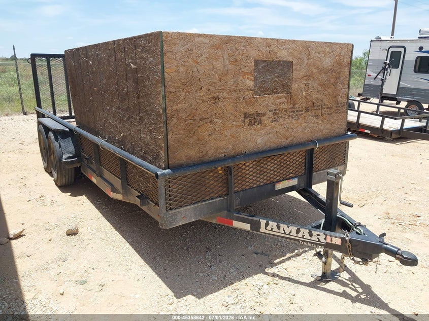 2017 Lamar Utility trailer VIN 5RVU51821HP046489 IAAI salvage auction — SIDE, Salvage (Texas), sold $1,300 on 2026-07-16 (photo 1)