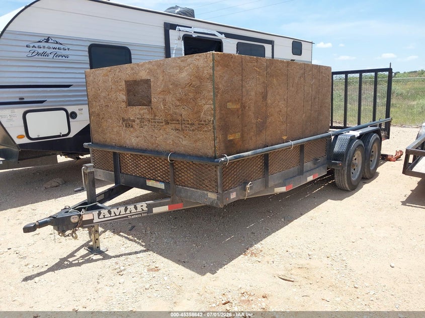 2017 Lamar Utility trailer VIN 5RVU51821HP046489 IAAI salvage auction — SIDE, Salvage (Texas), sold $1,300 on 2026-07-16 (photo 2)