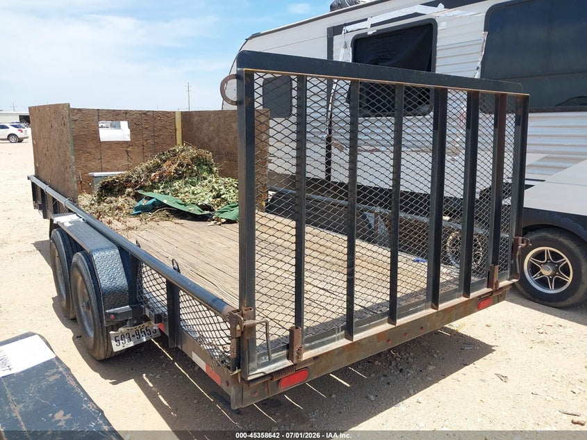 2017 Lamar Utility trailer VIN 5RVU51821HP046489 IAAI salvage auction — SIDE, Salvage (Texas), sold $1,300 on 2026-07-16 (photo 3)