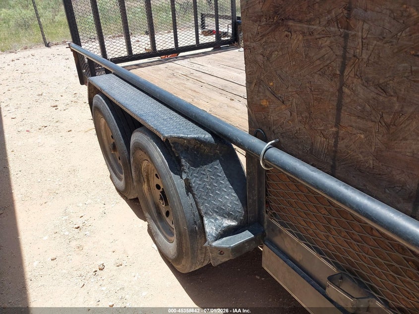 2017 Lamar Utility trailer VIN 5RVU51821HP046489 IAAI salvage auction — SIDE, Salvage (Texas), sold $1,300 on 2026-07-16 (photo 6)