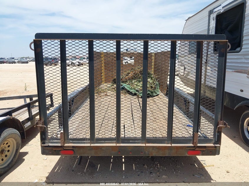2017 Lamar Utility trailer VIN 5RVU51821HP046489 IAAI salvage auction — SIDE, Salvage (Texas), sold $1,300 on 2026-07-16 (photo 8)