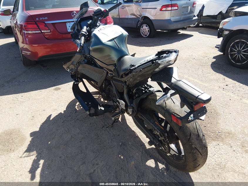 2025 Kawasaki Ninja VIN ML5EXEP15SDAF8994 IAAI salvage auction — ALL OVER, Salvage (Kentucky), sold $1,350 on 2026-07-28 (photo 3)